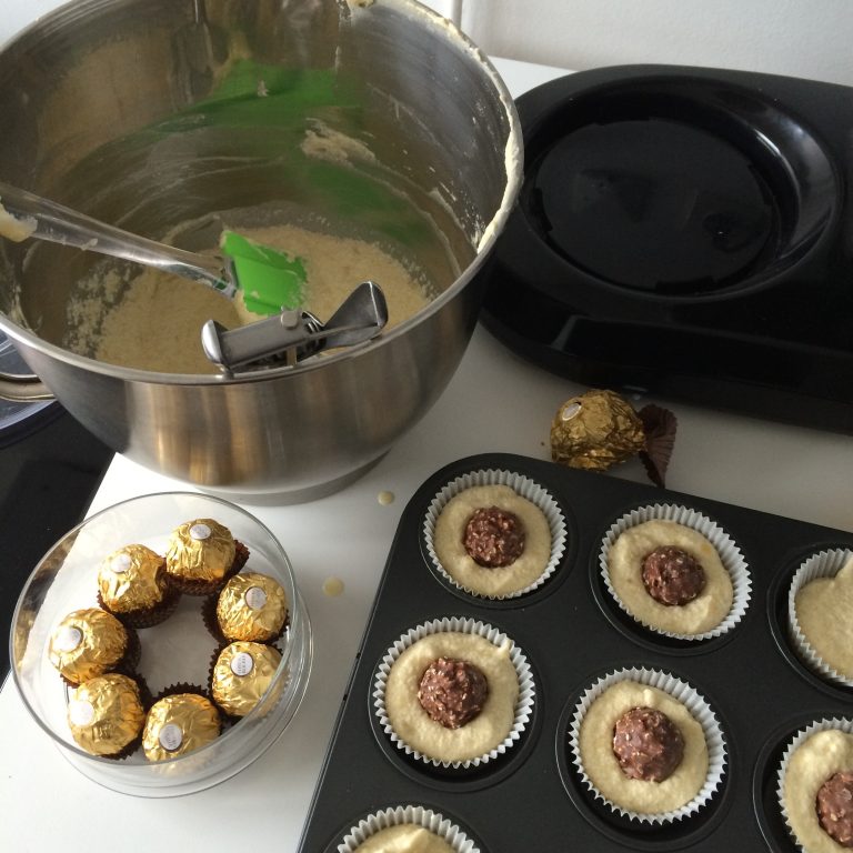 Une recette très gourmande des muffins à la banane au coeur chocolat