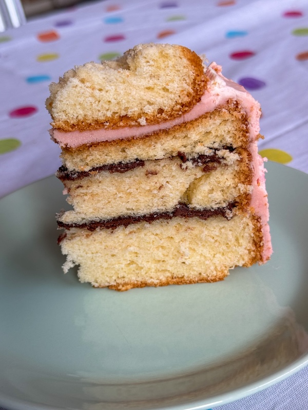 part de layer cake à la vanille et au chocolat