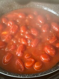 tomates cerises qui mijotent
