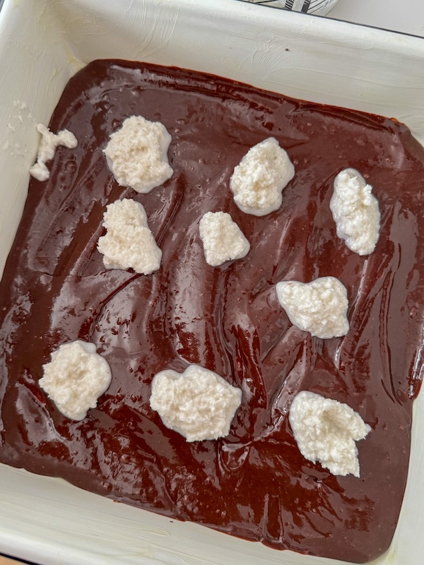 montage du brownie au chocolat et à la noix de coco