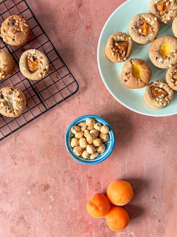 gâteaux aux noisettes et aux abricots