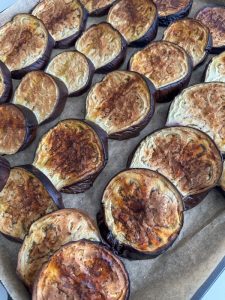 tranches d'aubergines cuites au four