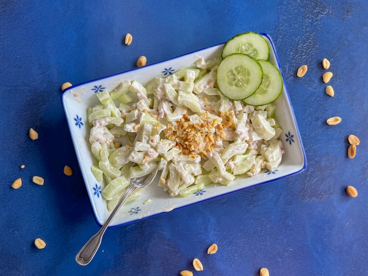 salade de concombre au yaourt et aux cacahuètes