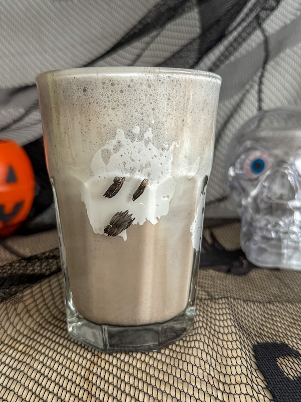 chocolat chaud fantome et sésame noir