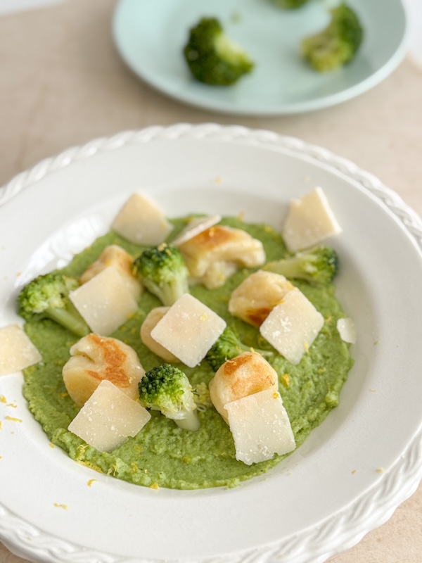 assiette de gnocchis à la purée de brocolis