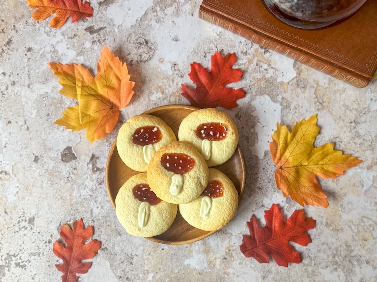 sablés au chocolat et à la confiture en forme de champignon